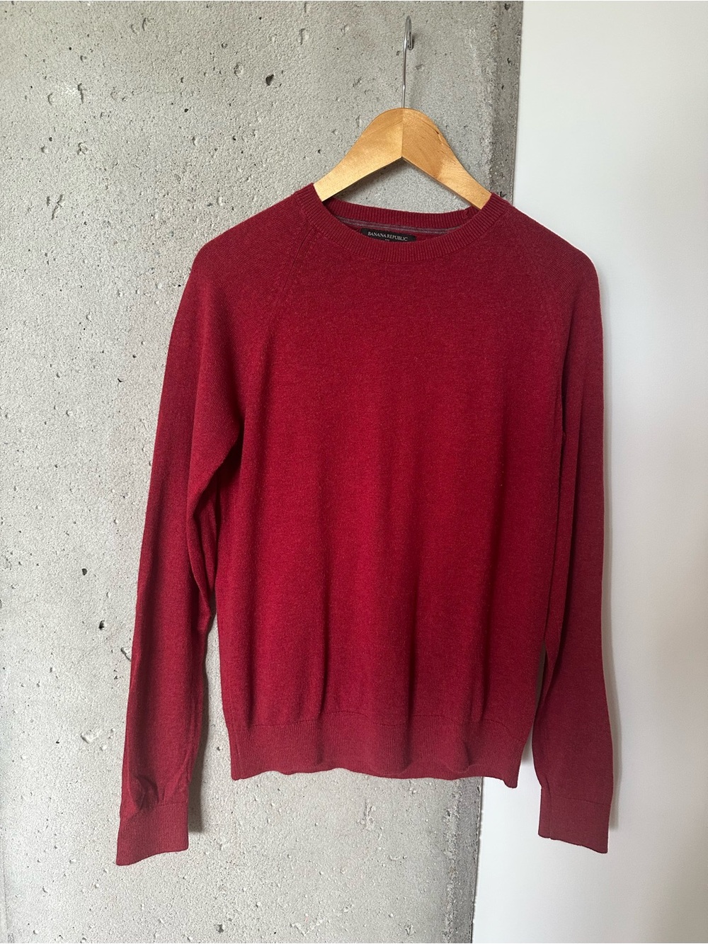 Banana Republic Factory Men's Crewneck Sweater in Deep Red XS
